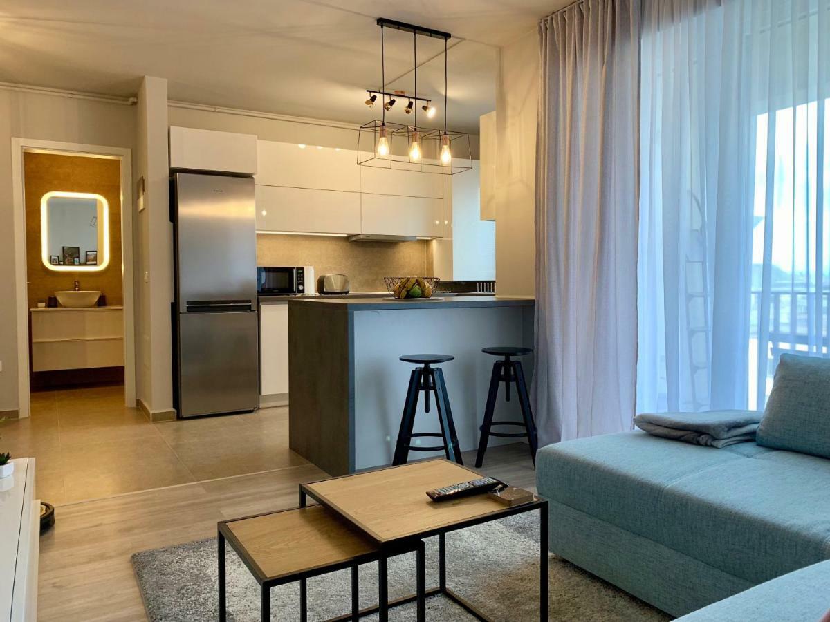 Modern Studio Coresi Apartment Brasov Bagian luar foto