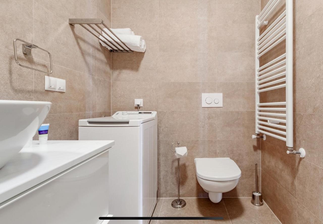 Modern Studio Coresi Apartment Brasov Bagian luar foto